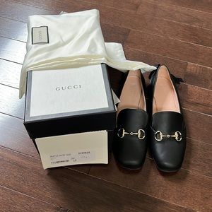 GUCCI LOAFERS! Black, size 38.5. In good condition